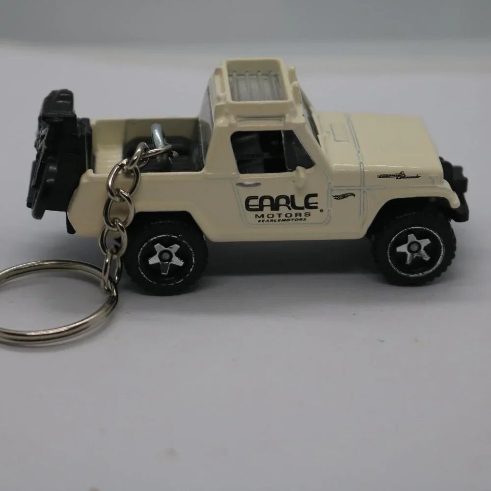 Hot Wheels 1967 Jeepster Commando custom keychain 1:64 scale